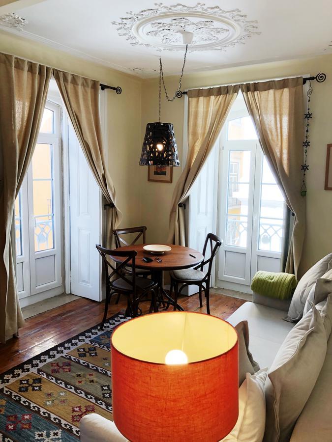 Remodeled Historic Apartment In Bairro Alto Lisboa Eksteriør billede